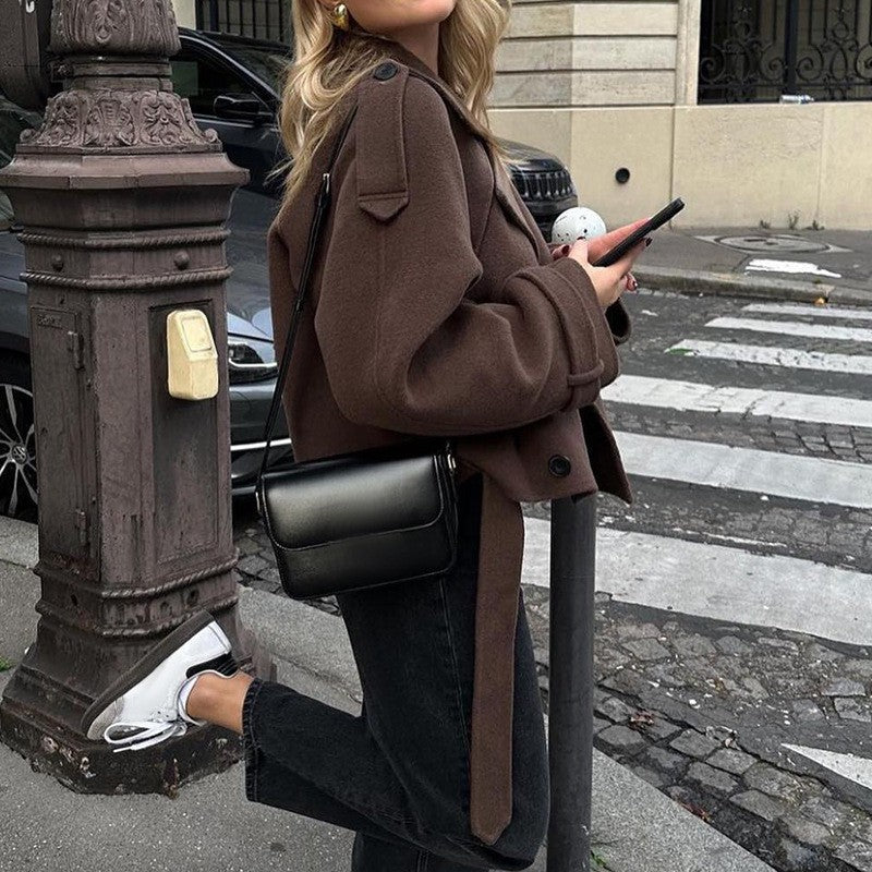 Damen Modischer Übergröße-Bikerjacke mit asymmetrischem Schnitt und Druckknopfverschluss Heidi-Mode