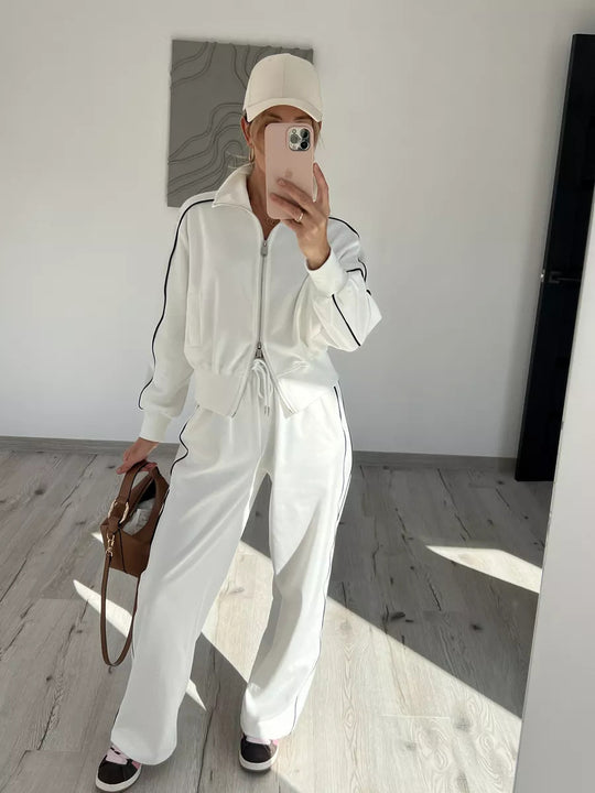 Damen modischer Freizeitanzug mit hochgeschlossenem Reißverschluss und praktischen Taschen Heidi-Mode