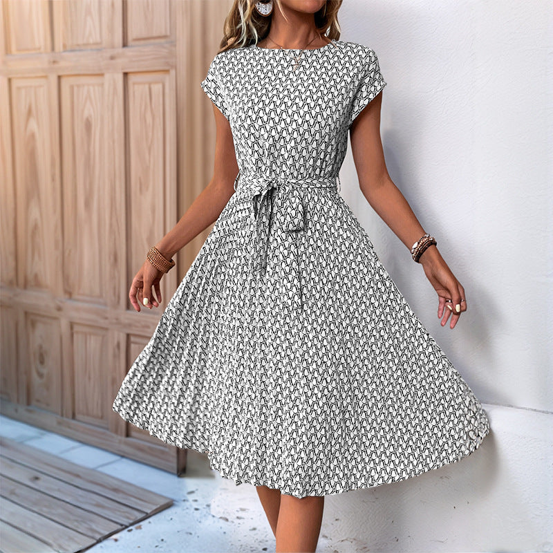 Heidi Mode | Plissee-Kleid mit geometrischem Print