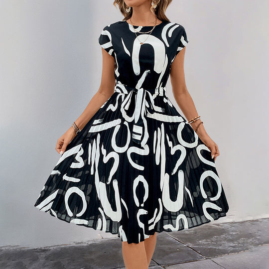 Heidi Mode | Plissee-Kleid mit geometrischem Print