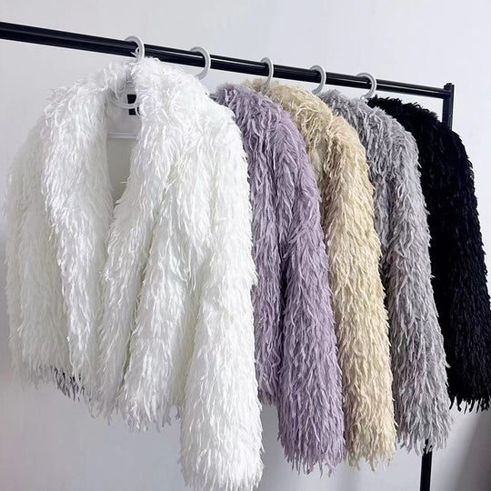 Damen Flauschige Kurzjacke aus Kunstpelz mit tiefem Schnitt Heidi-Mode