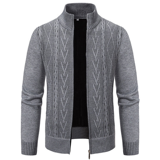 Herren Strickjacke mit modernem Zopfmuster und hohem Stehkragen Heidi-Mode
