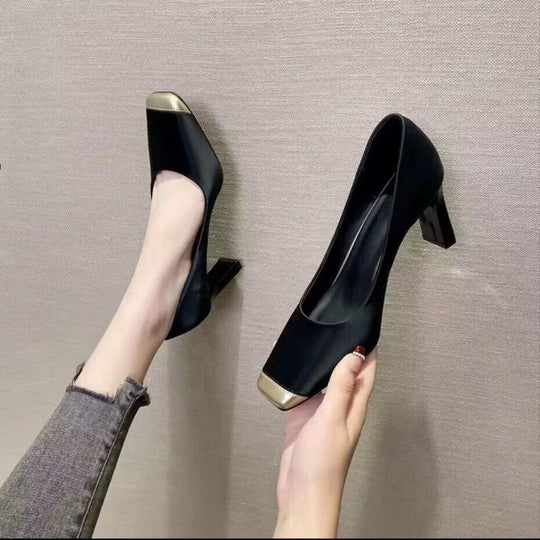 Damen Elegante und bequeme Pumps mit goldener Akzentverzierung Heidi-Mode