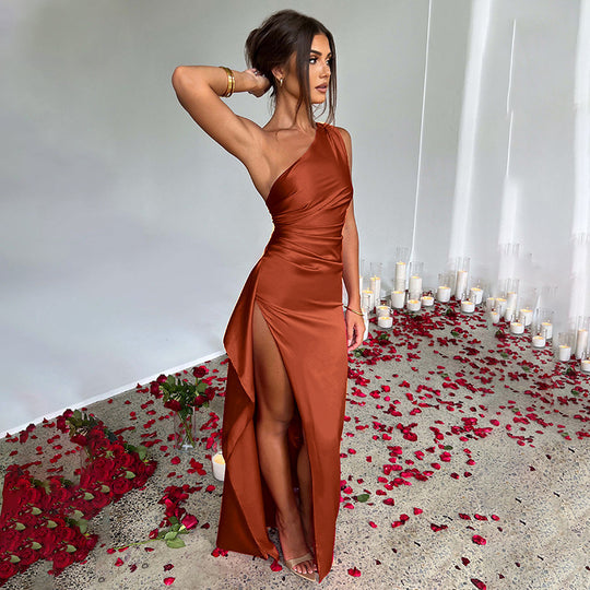 Damen Elegantes Ein-Schulter Maxikleid mit hohem Schlitz und figurformendem Design Heidi-Mode