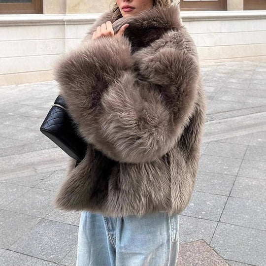 Damen Kunstfelljacke mit hochschließendem Kragen und luxuriösem Design Heidi-Mode