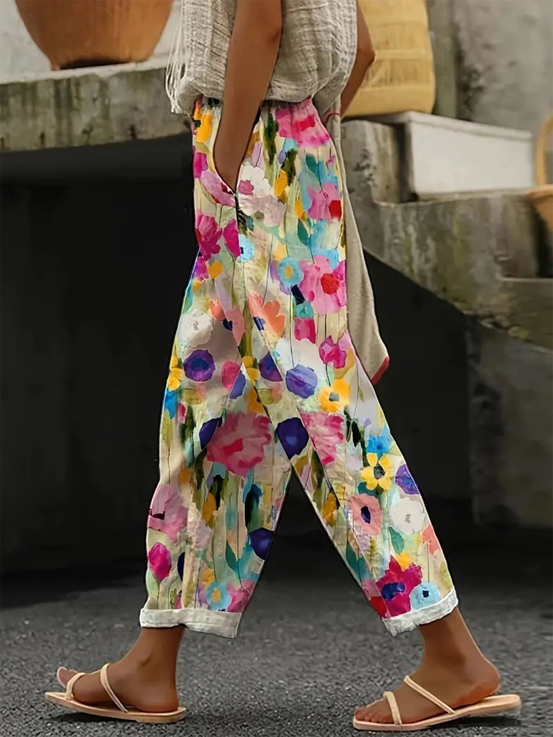 Damen Weite Sommerhose mit floralem Design und praktischen Taschen Heidi-Mode