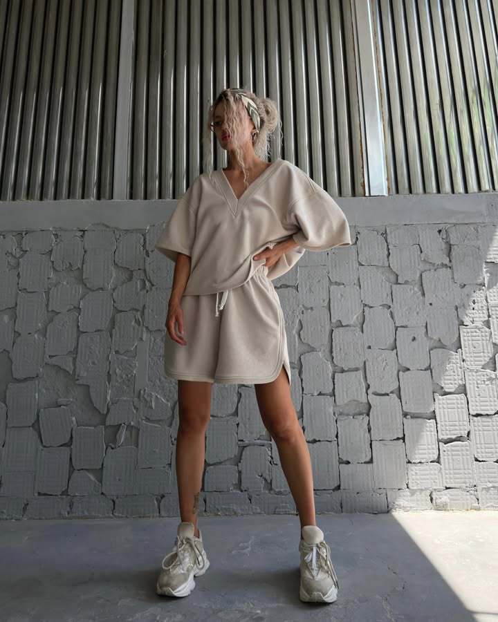 Damen lässiges Sport-Set mit V-Ausschnitt und weitem Schnitt Heidi-Mode