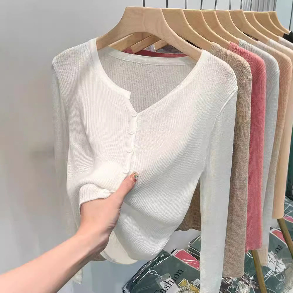 Damen figurbetonte Strickjacke mit elegantem Knopfverschluss und feiner Rippstruktur Heidi-Mode