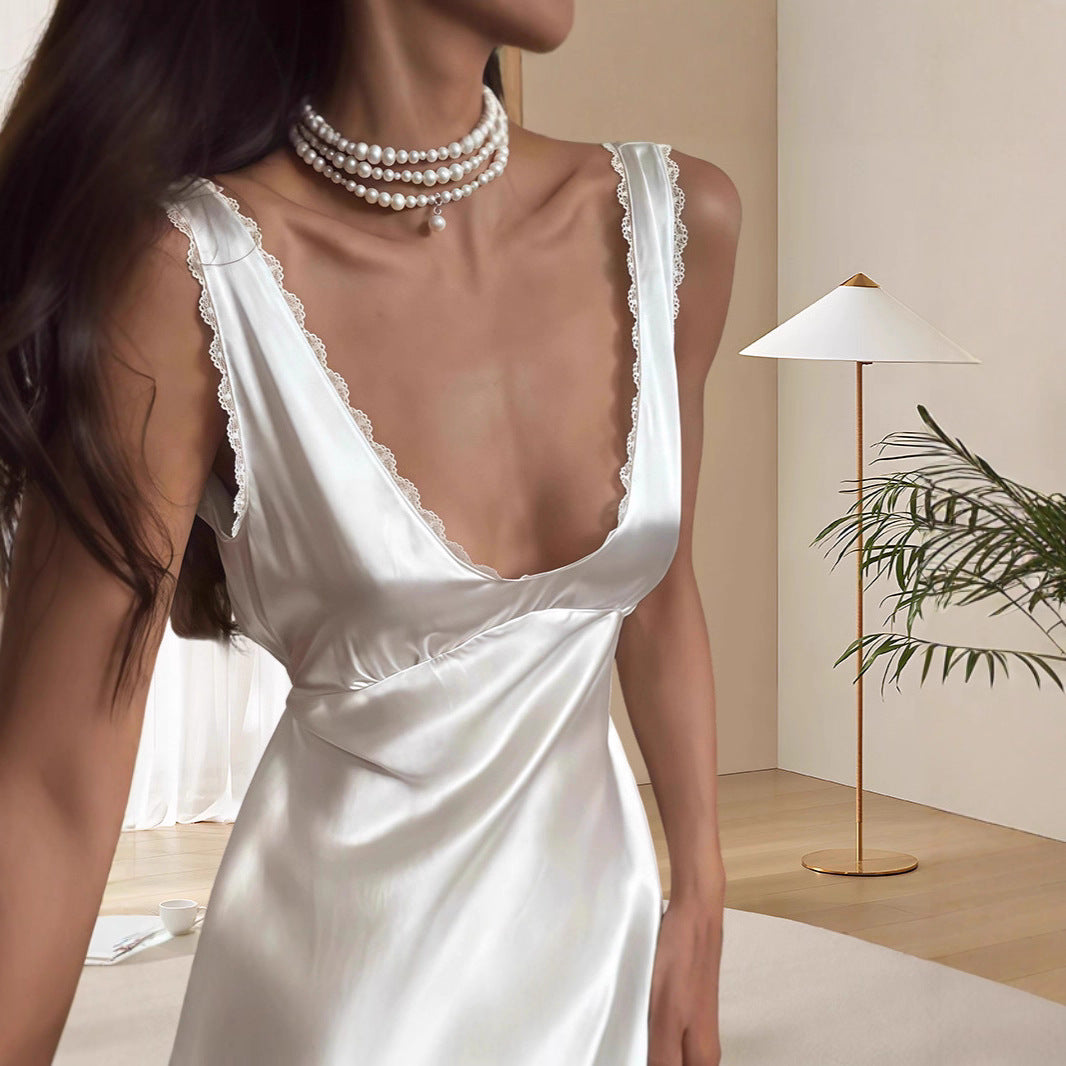 Damen Satin-Maxikleid mit elegantem V-Ausschnitt und feinen Details Heidi-Mode