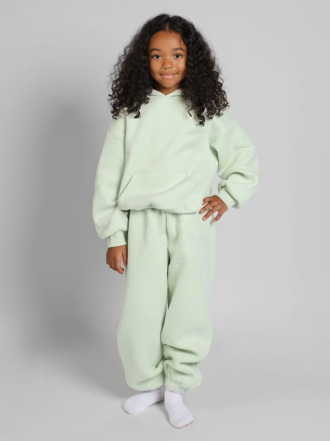 Damen lässiges Kapuzenpullover mit geräumiger Kängurutasche und kuscheligem Material Heidi-Mode
