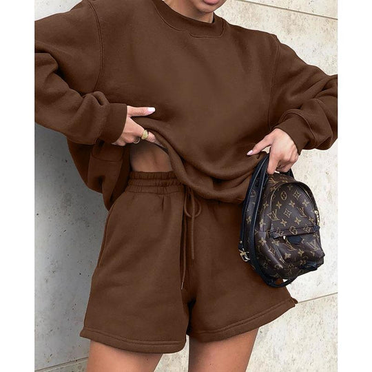 Damen Sportlicher Layering-Look mit Oversized-Sweatshirt und Shorts Heidi-Mode