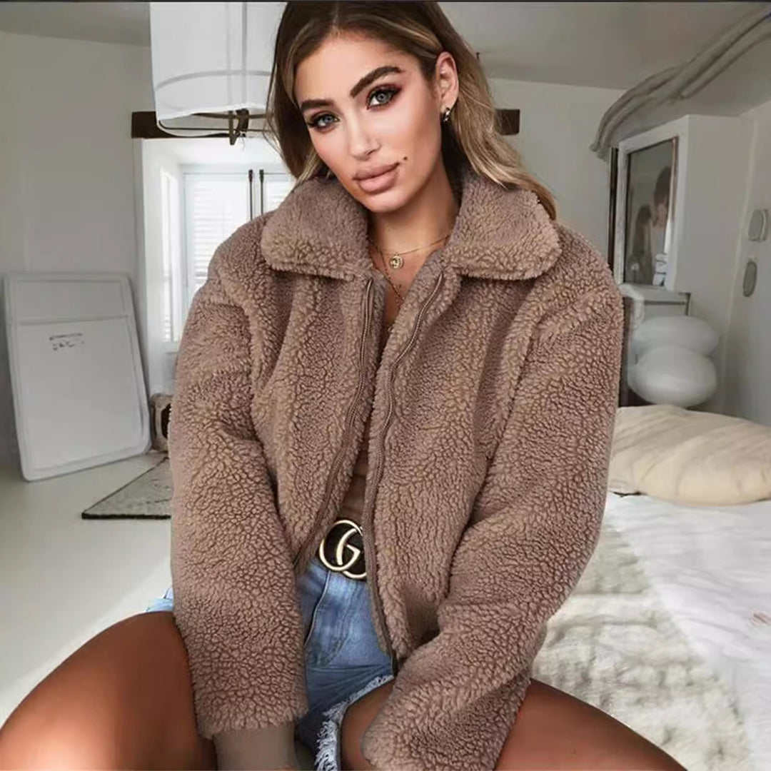 Damen Kuschelige Teddyjacke mit hohem Kragen Heidi-Mode
