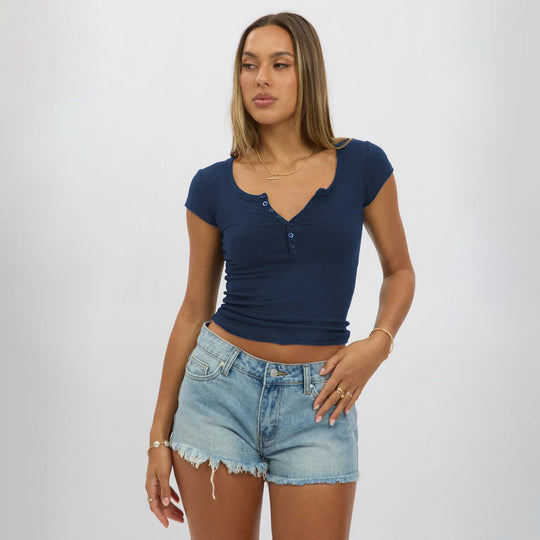 Damen figurbetontes Kurzarm-Basics T-Shirt mit Knopfleiste Heidi-Mode