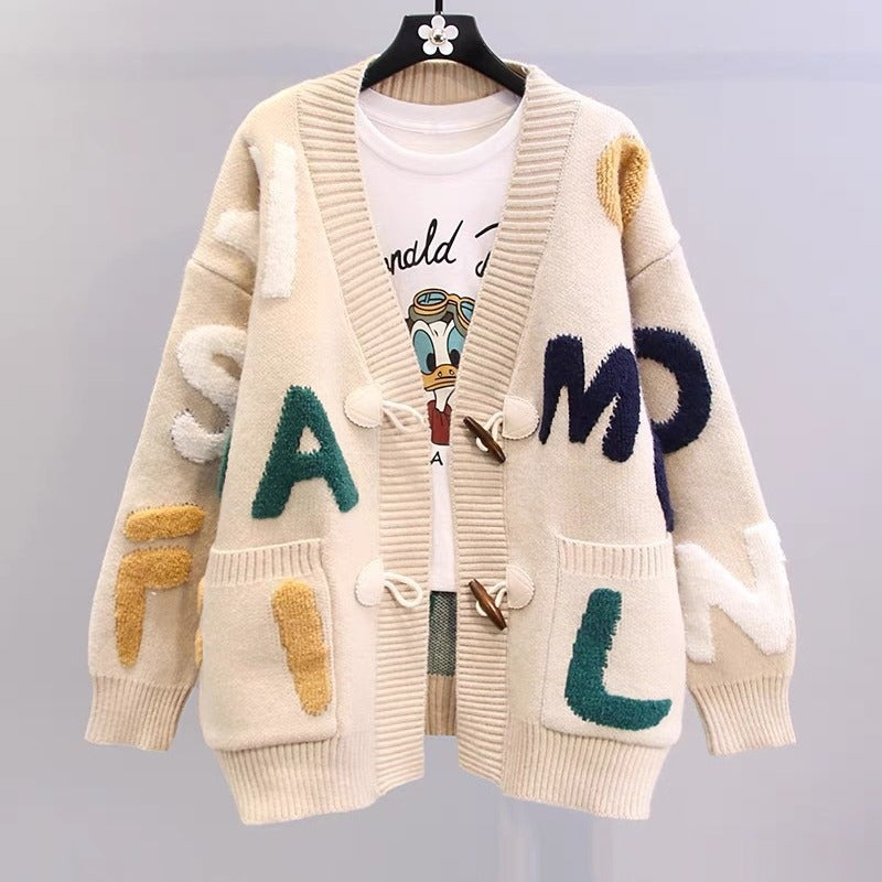 Damen Grobstrick-Cardigan mit kreativen Applikationen und großen Taschen Heidi-Mode