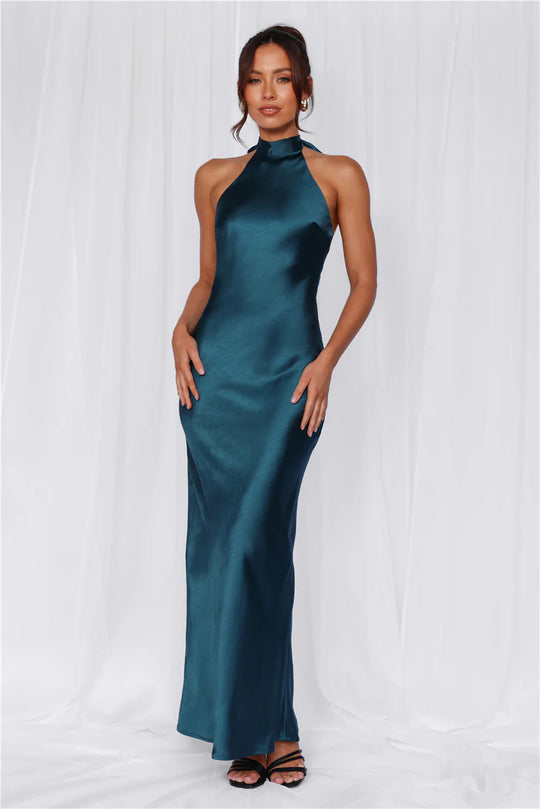 Damen Elegantes Maxikleid mit hochgeschlossenem Design und schimmerndem Satin-Finish Heidi-Mode