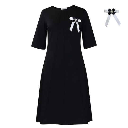 Damen Abendkleid mit elegantem Rüschendetail und stilvollem Broschendekor Heidi-Mode