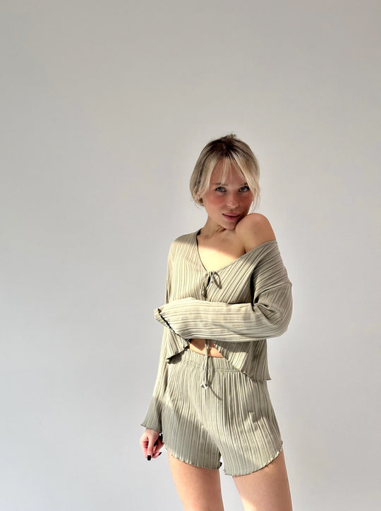 Damen Elegantes Cropped Oberteil mit schmeichelhaftem V-Ausschnitt und weit geschnittenen Ärmeln Heidi-Mode