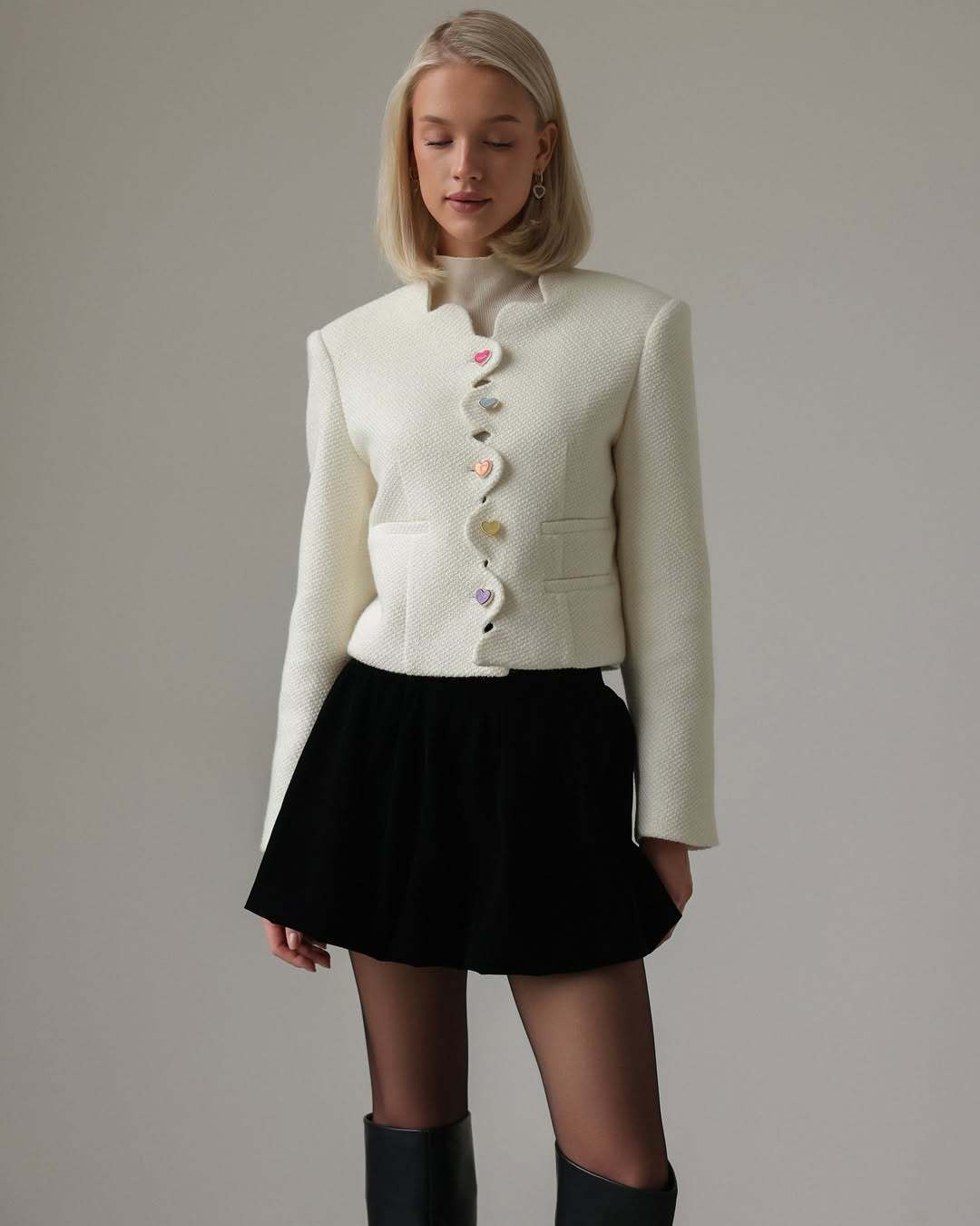 Damen Figurbetonte Jacke mit einzigartigem Knopfdesign Heidi-Mode