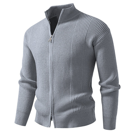 Herren Strickjacke mit hohem Kragen und innovativem Zipper Heidi-Mode