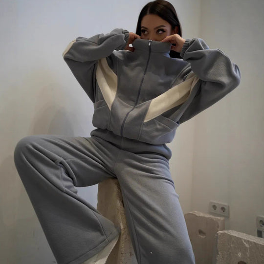 Damen sportliches Fleece-Loungewear-Set mit Kapuze und weiten Hosen Heidi-Mode