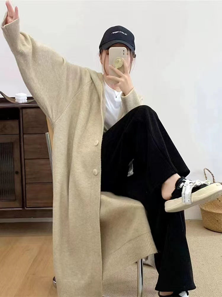 Damen Langer Strickcardigan mit Kapuze und praktischen Knöpfen Heidi-Mode