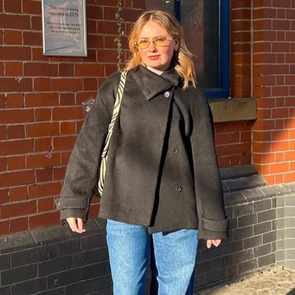 Damen cozy Wolljacke mit hohem Kragen und Knopfdetails Heidi-Mode