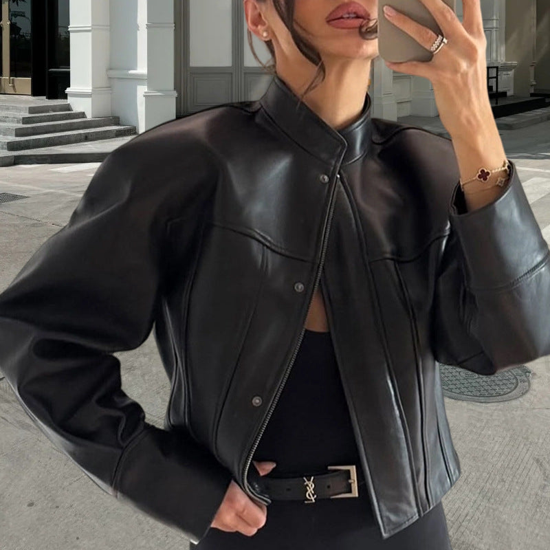 Damen Edle Kunstlederjacke mit modernem Stehkragen und kontrastierenden Nähten Heidi-Mode
