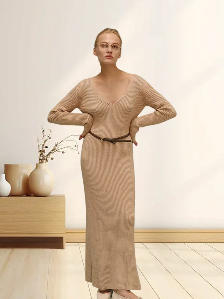 Damen Langarm-Strickkleid mit tiefem V-Ausschnitt und figurbetonter Silhouette Heidi-Mode
