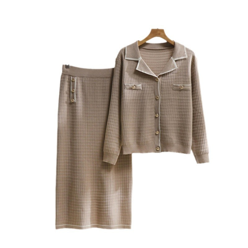 Damen elegantes Strickensemble mit dekorativem Kragen und aufgesetzten Taschen Heidi-Mode