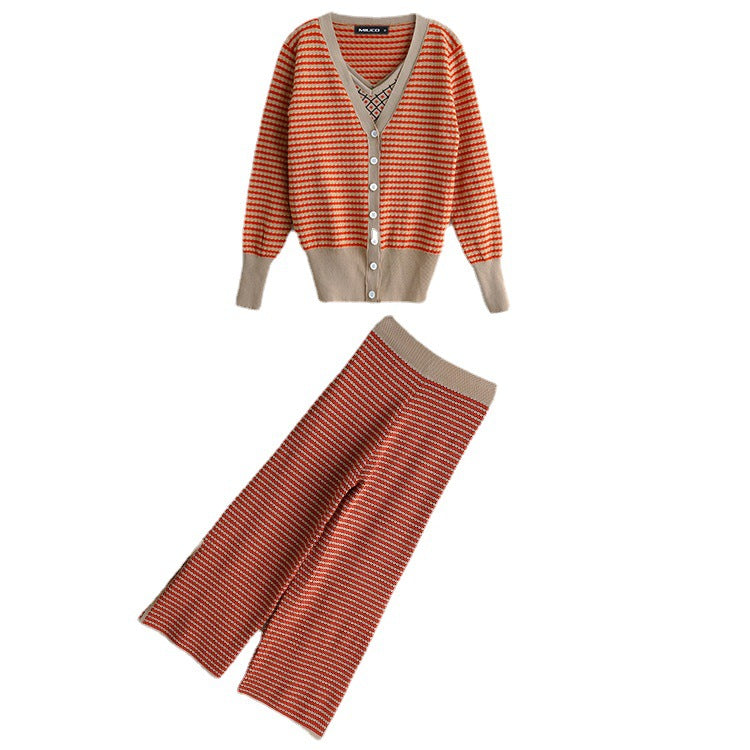 Damen modernes Strickensemble mit tiefem V-Ausschnitt und dekorativen Knöpfen Heidi-Mode