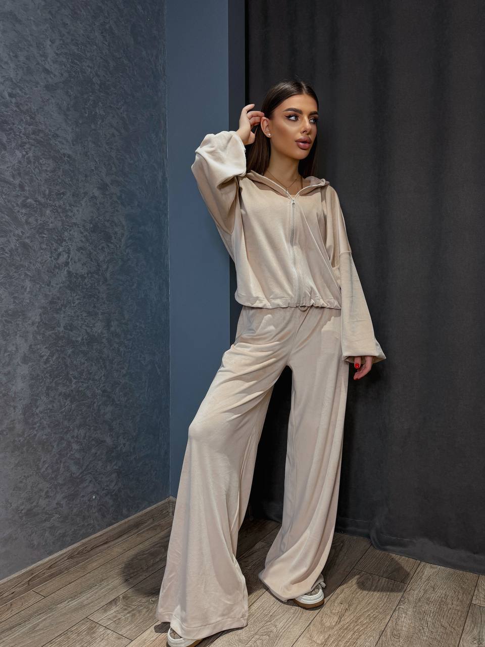 Damen Komfortables Velours-Lounge-Set mit cropped Oberteil und weitem Schnitt Heidi-Mode