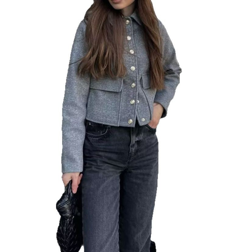 Damen modische Kurzjacke mit praktischen Pattentaschen und dekorativen Knöpfen Heidi-Mode