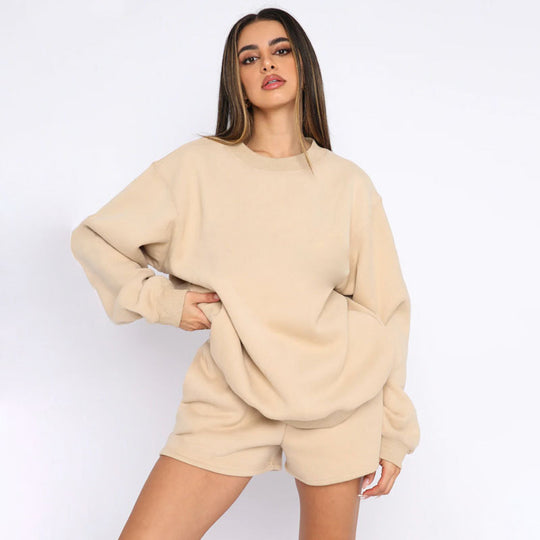 Damen Kuscheliger Sweatshirt und kurze Hose Set Heidi-Mode