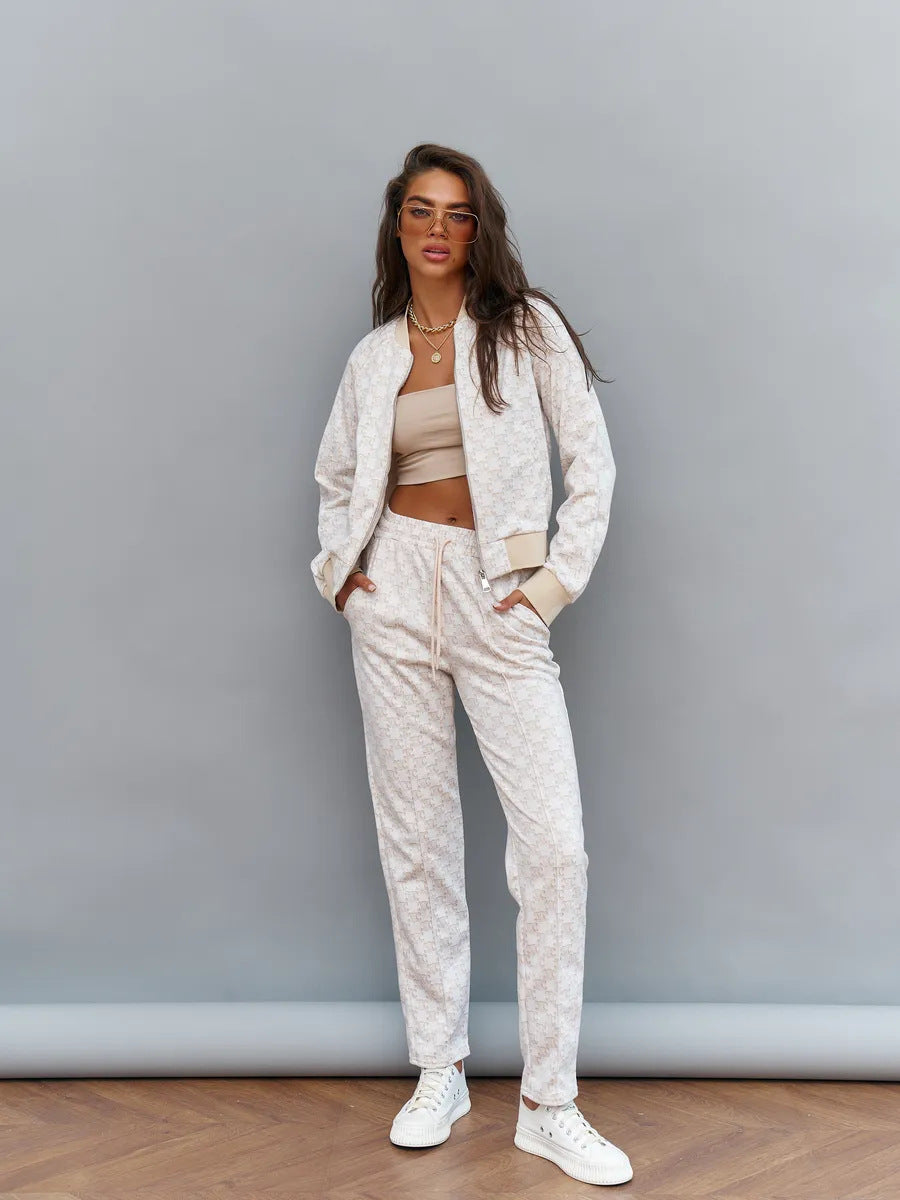 Damen elegantes und lässiges Freizeitensemble mit bomberjacken-inspirierten Details Heidi-Mode