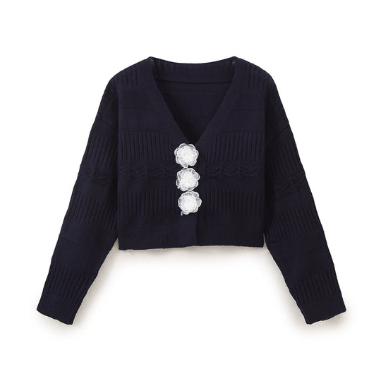 Damen modische Strickjacke mit romantischen Blumenknöpfen und lässigem Schnitt Heidi-Mode