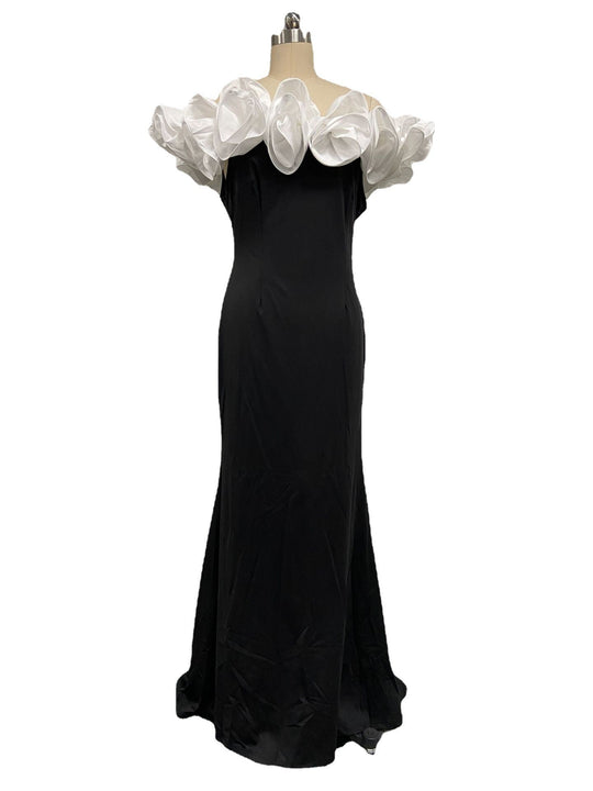 Heidi-Mode | Puffwhite Flower Dress With Figure-Hugging Black Maxi Dress And Train