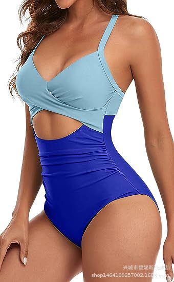 Heidi Mode | Hohler rückenfreier Bikini mit engen Trägern