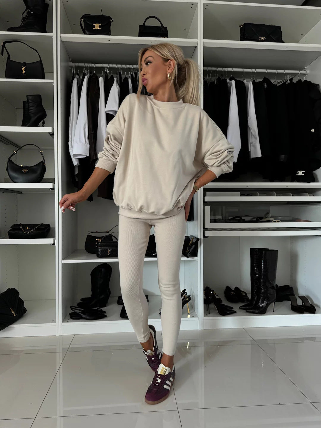 Damen lässiges Baumwoll-Lounge-Set mit Rundhalsausschnitt und engen Leggings Heidi-Mode