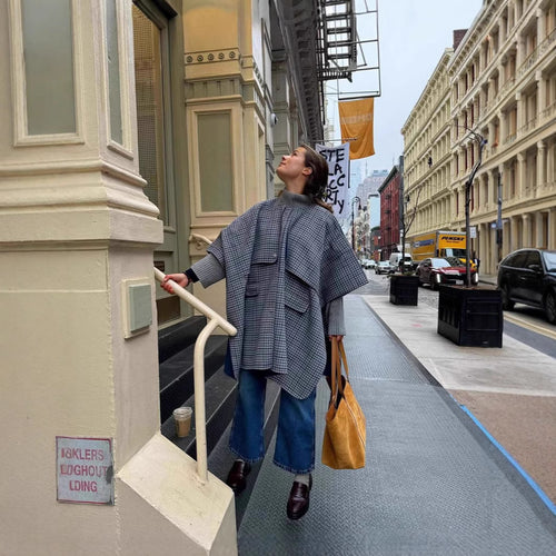 Damen modische Überwurfjacke mit großzügigen Taschen und strukturiertem Design Heidi-Mode