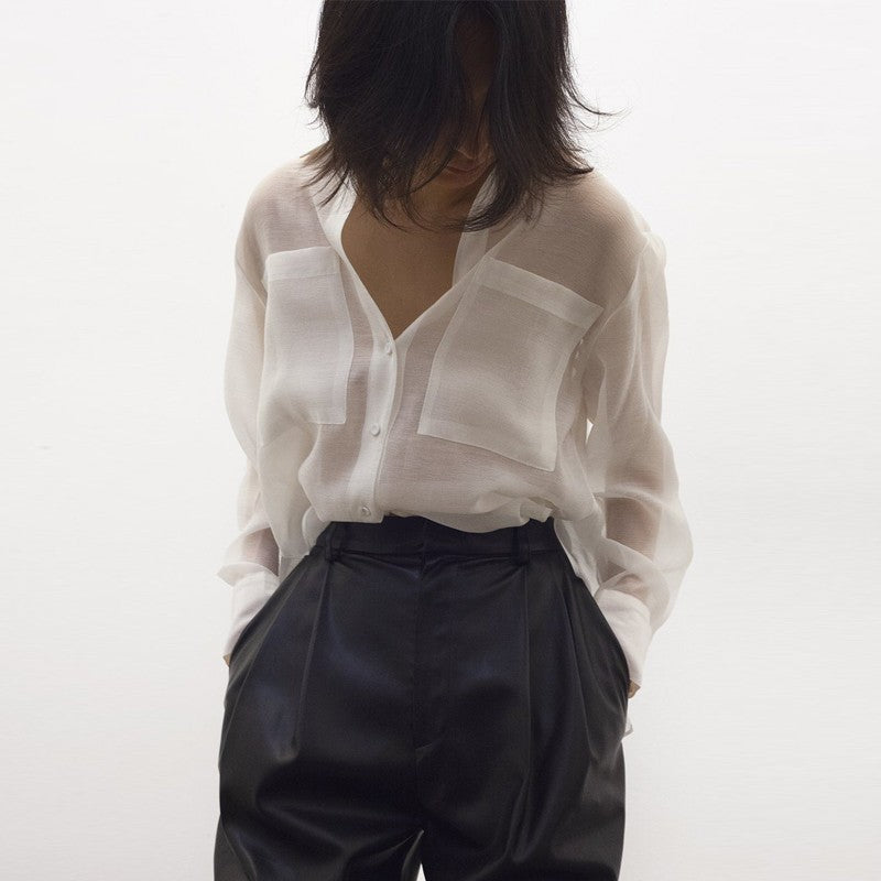 Damen transparente Bluse mit klassischem Kragen und dekorativen Taschen Heidi-Mode