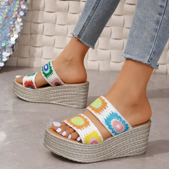 Damen Hochwertige Plateau-Sandalen mit buntem Stickdesign und komfortablem Fußbett Heidi-Mode
