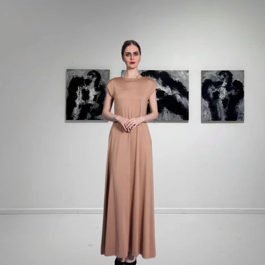 Damen Maxikleid mit minimalistischem Design und elegantem Schnitt Heidi-Mode