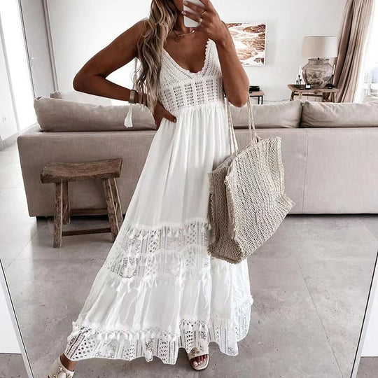Weibliches Spitzenkleid mit V-Ausschnitt