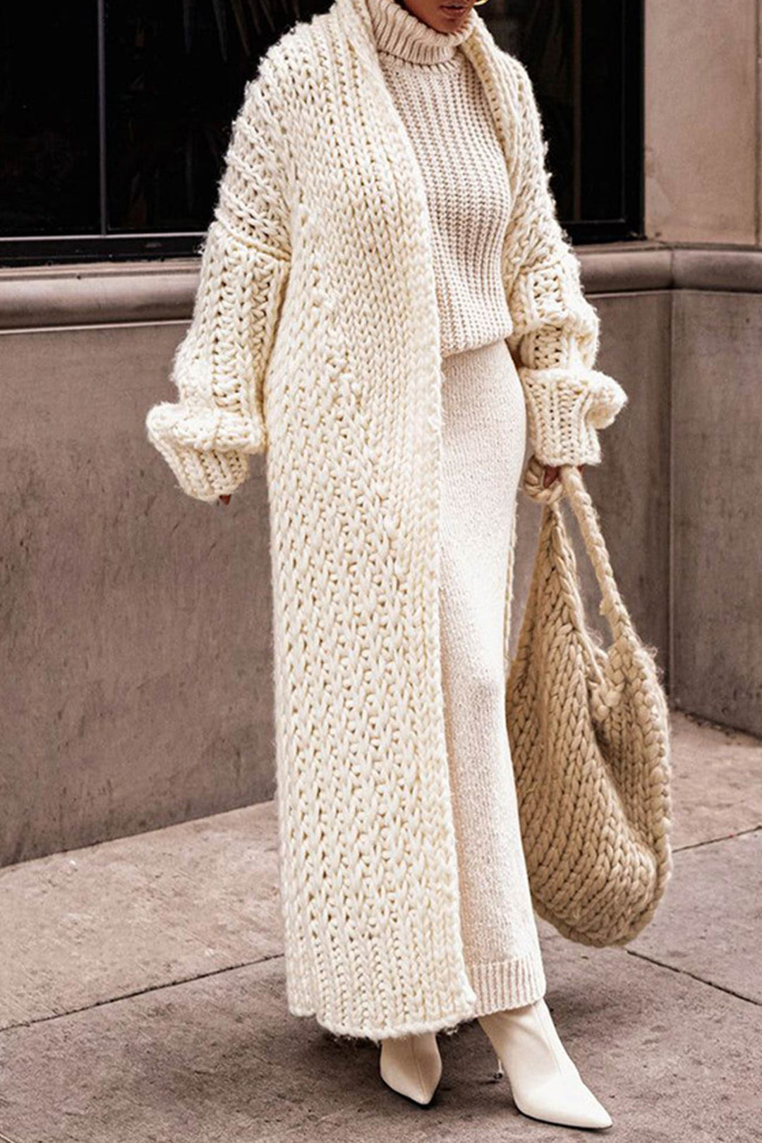 Modische und mühelose Strickjacke
