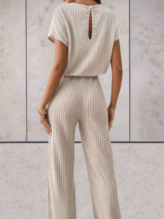 Unifarbener, kurzärmeliger Jumpsuit mit Rippenmuster