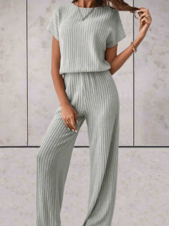 Unifarbener, kurzärmeliger Jumpsuit mit Rippenmuster