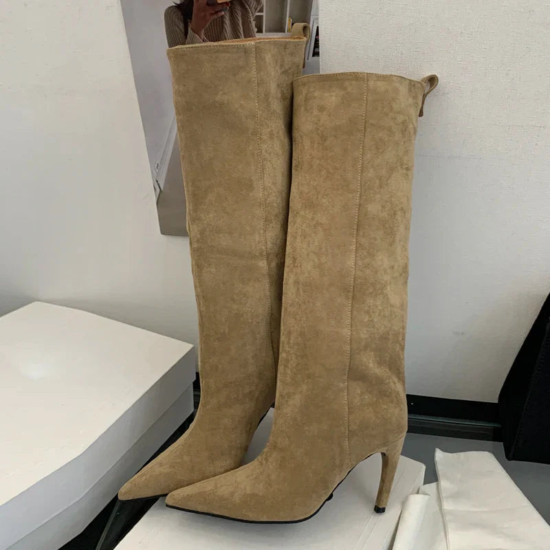 Heidi-Mode | Spitz zulaufende Kniehohe Stiefel für Damen – Schick & Stilvoll