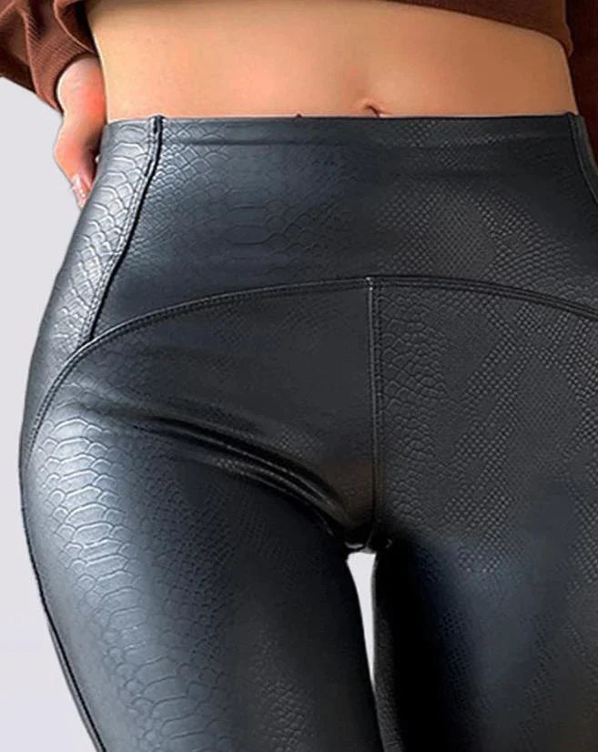 Heidi-Mode | Lederhosen für Frauen