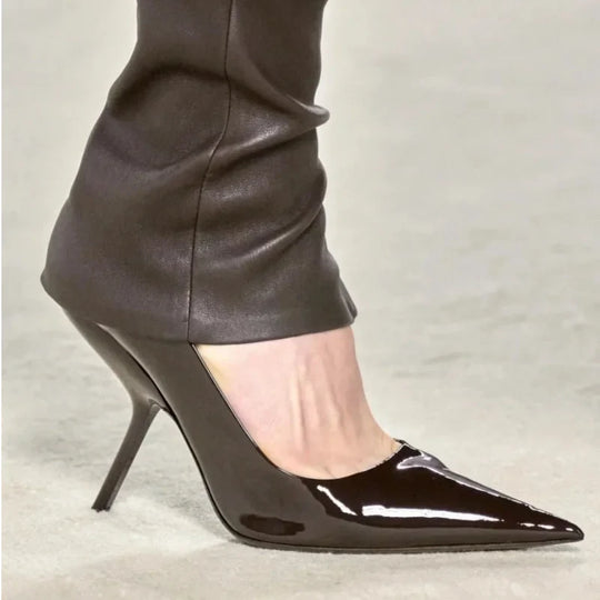 Heidi-Mode | Neuer Stil Damen Hohe Absatzschuhe Lackleder Spitz Toe Einfarbige Nachtclub Party Schuhe Femme Sommer Halb Slippers