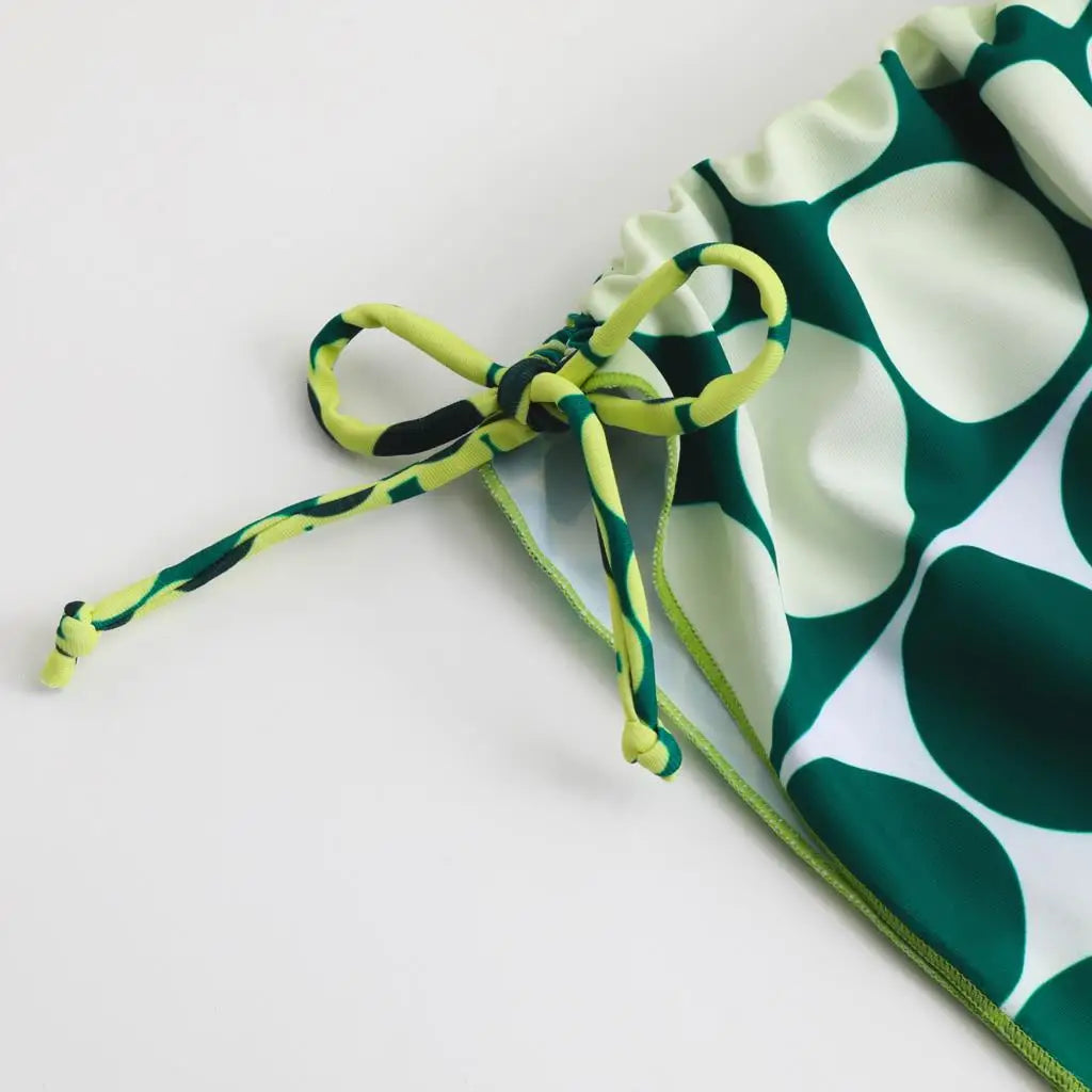 Heidi-Mode | Dot Prin Bikini, Mini Rock, Kopfbedeckung 4 Stück Satzs